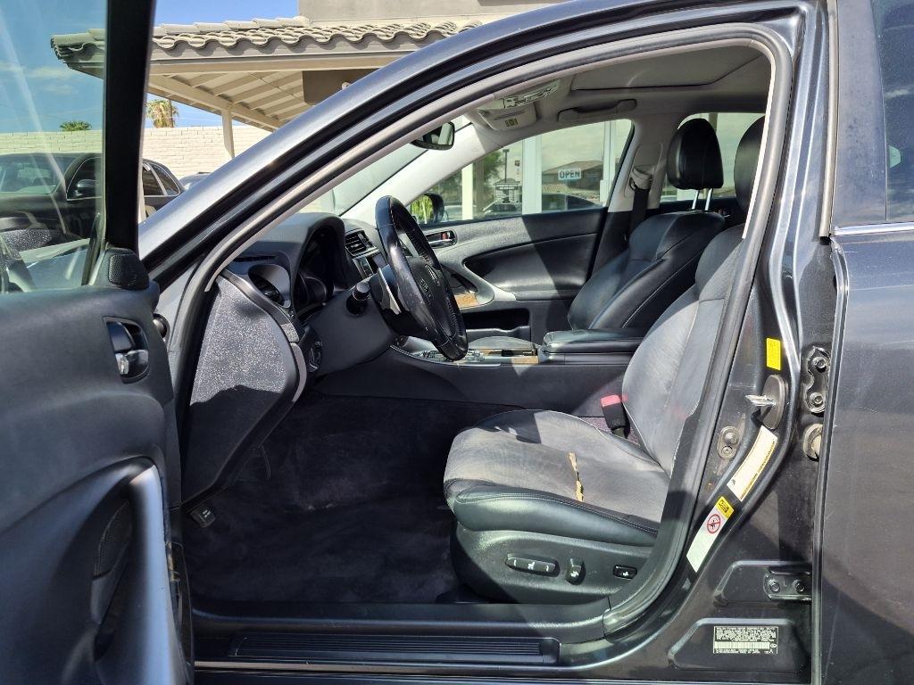 Lexus IS  2010