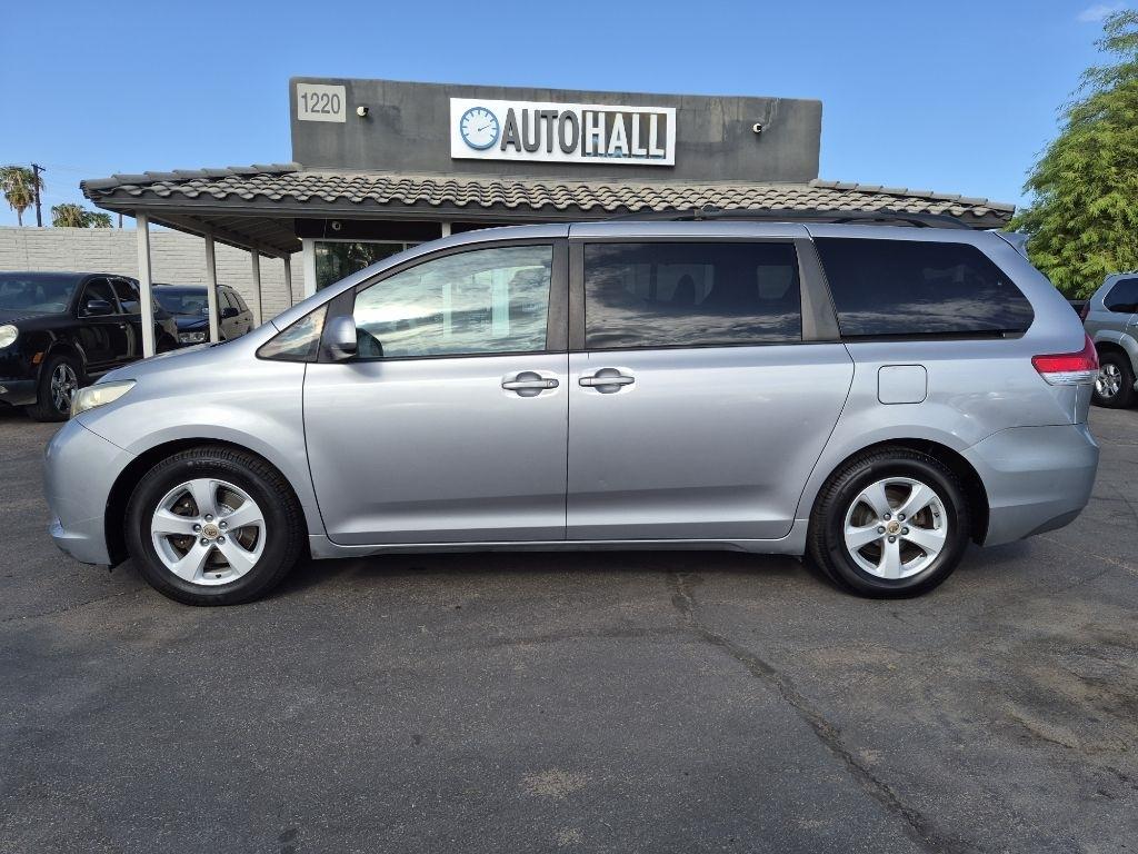 Toyota Sienna  2011