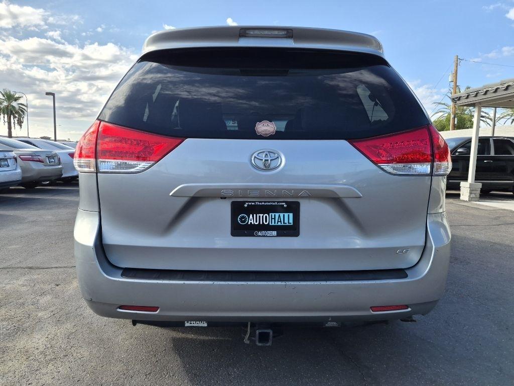 Toyota Sienna  2011