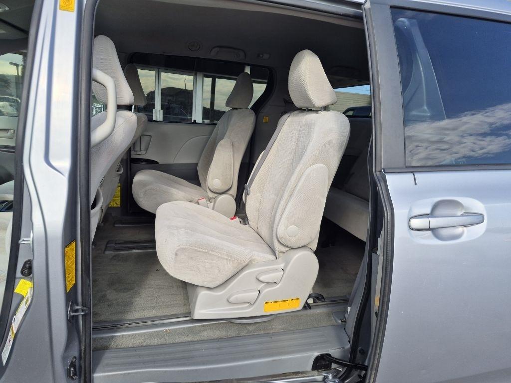 Toyota Sienna  2011