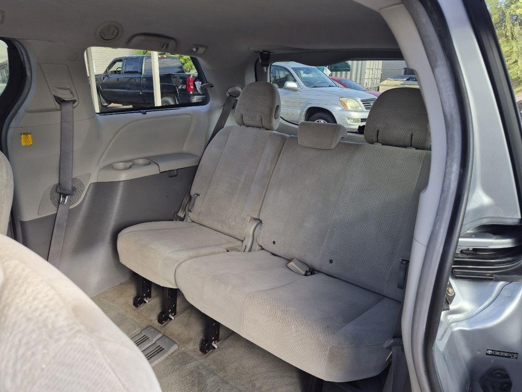 Toyota Sienna  2011