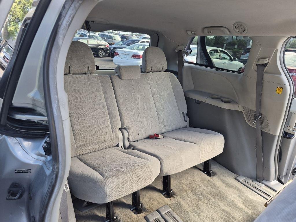 Toyota Sienna  2011