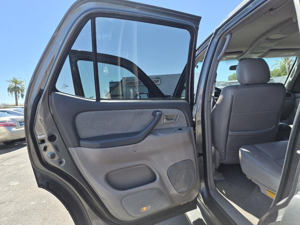 Toyota Sequoia  2005