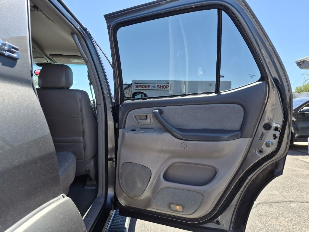 Toyota Sequoia  2005
