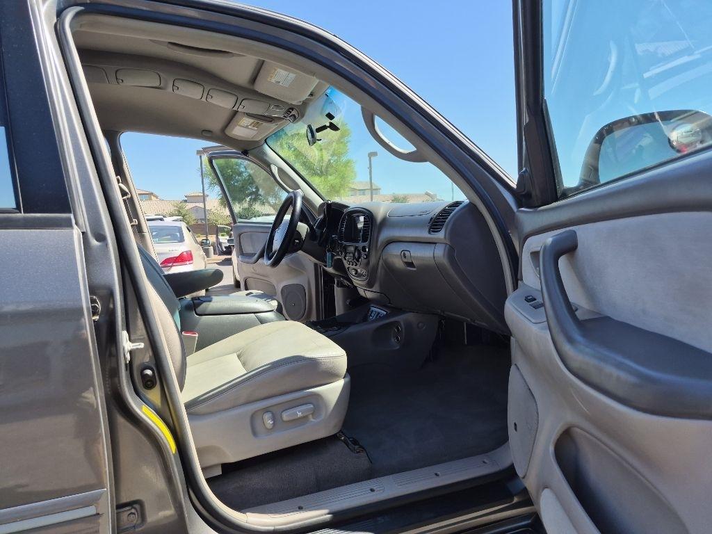 Toyota Sequoia  2005