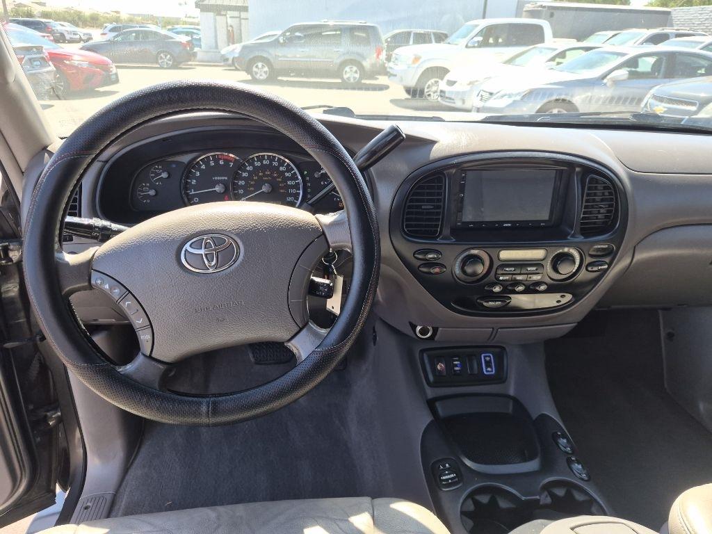 Toyota Sequoia  2005