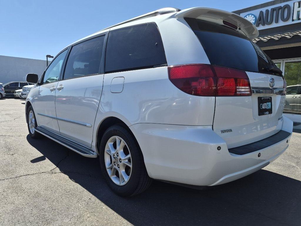 Toyota Sienna  2005