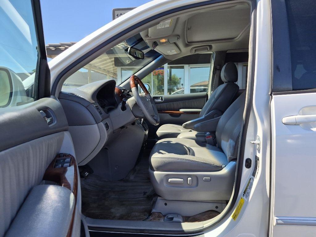 Toyota Sienna  2005