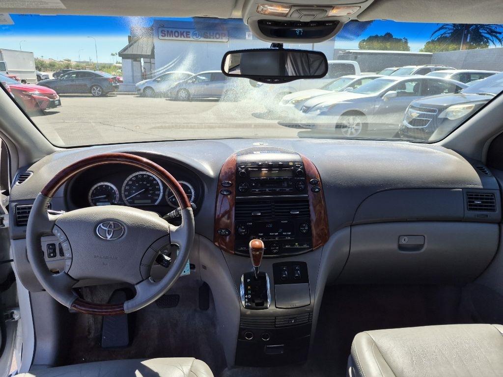 Toyota Sienna  2005