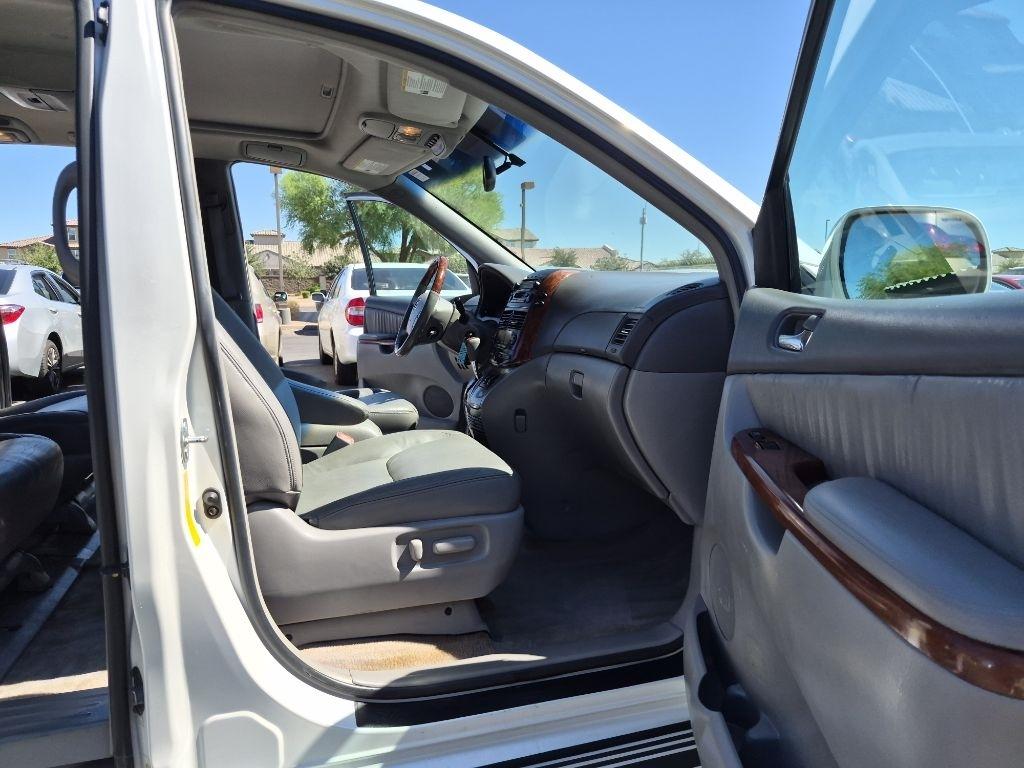 Toyota Sienna  2005