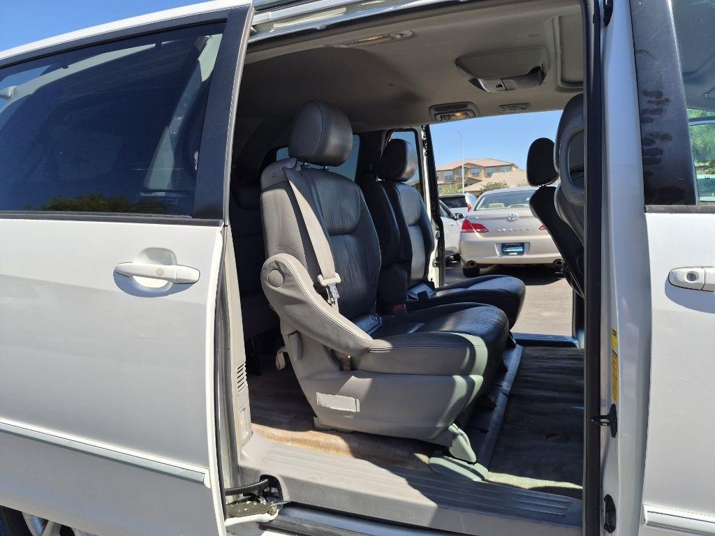 Toyota Sienna  2005