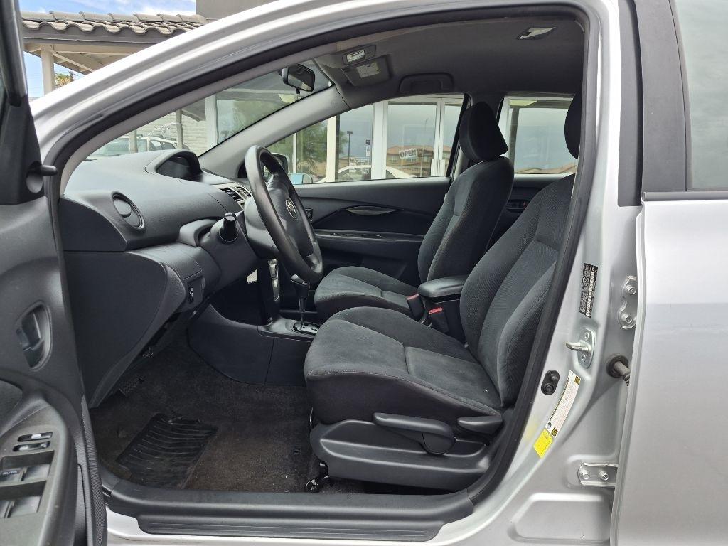 Toyota Yaris  2012