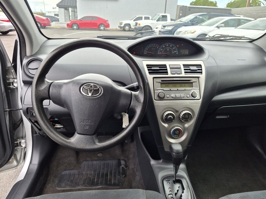 Toyota Yaris  2012