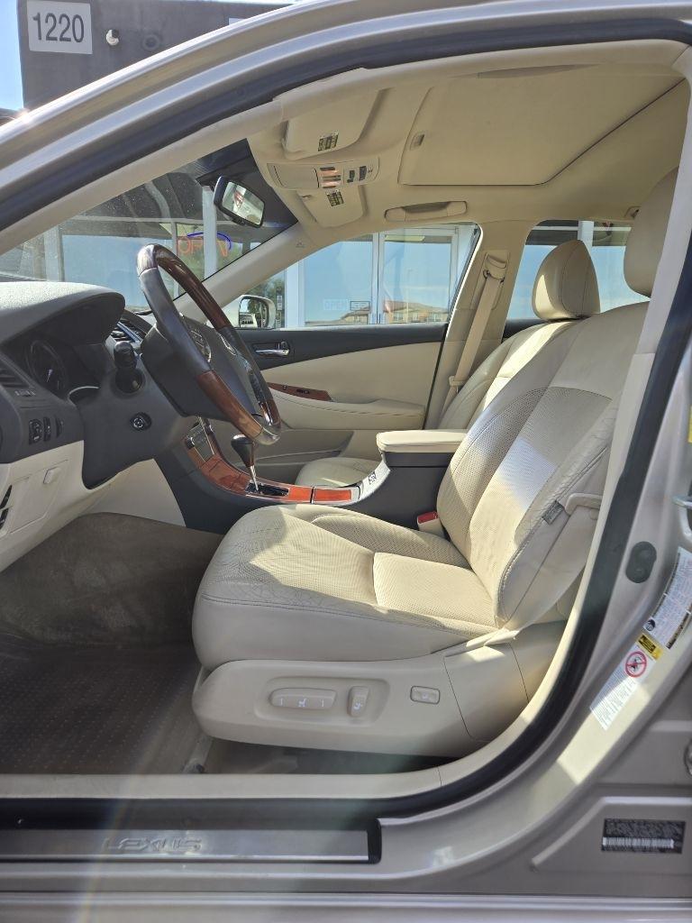 Lexus ES 350  2011