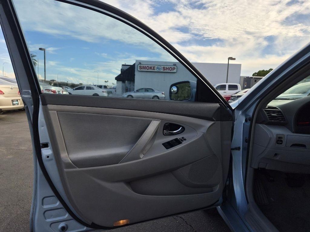 Toyota Camry  2009
