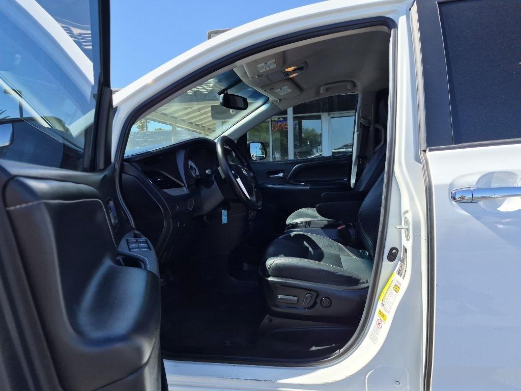 Toyota Sienna  2015