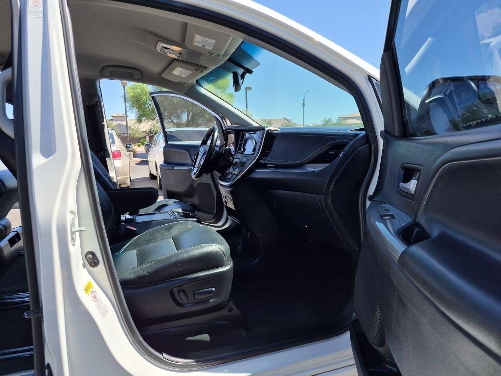 Toyota Sienna  2015