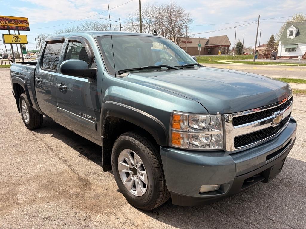 Chevrolet Silverado 1500 LTZ Crew Cab 4WD 2011