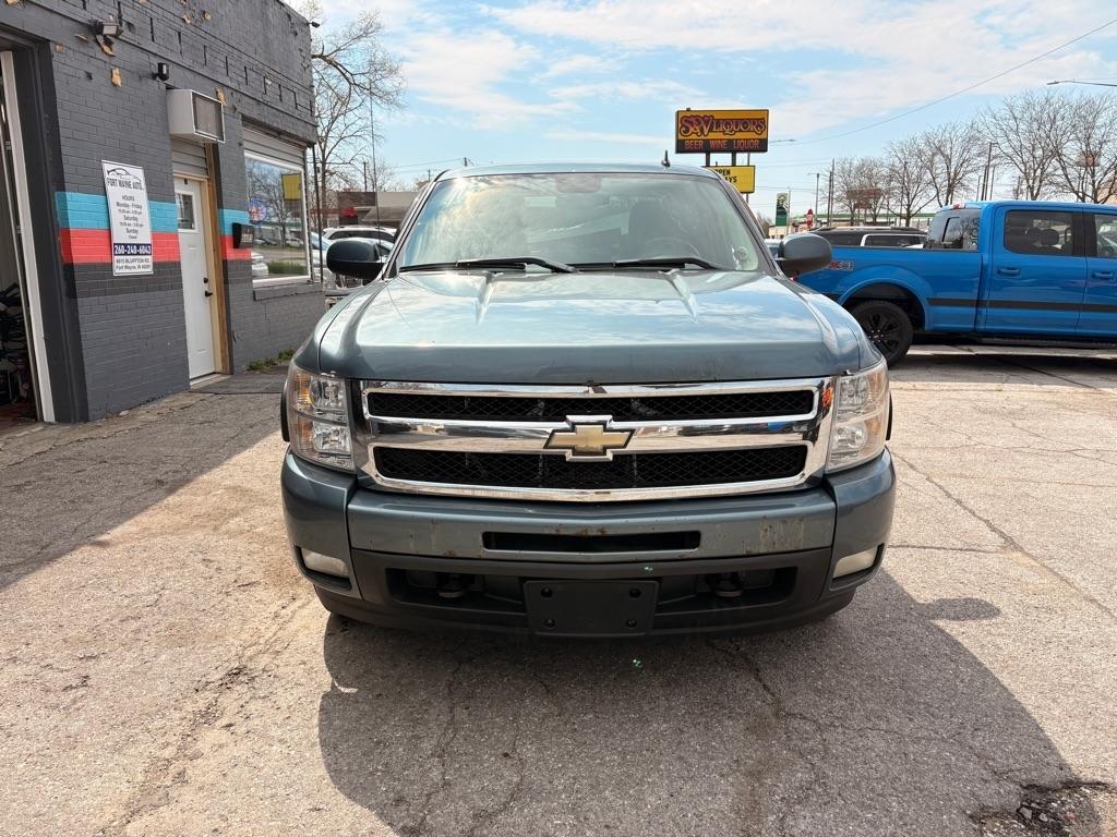 Chevrolet Silverado 1500 LTZ Crew Cab 4WD 2011