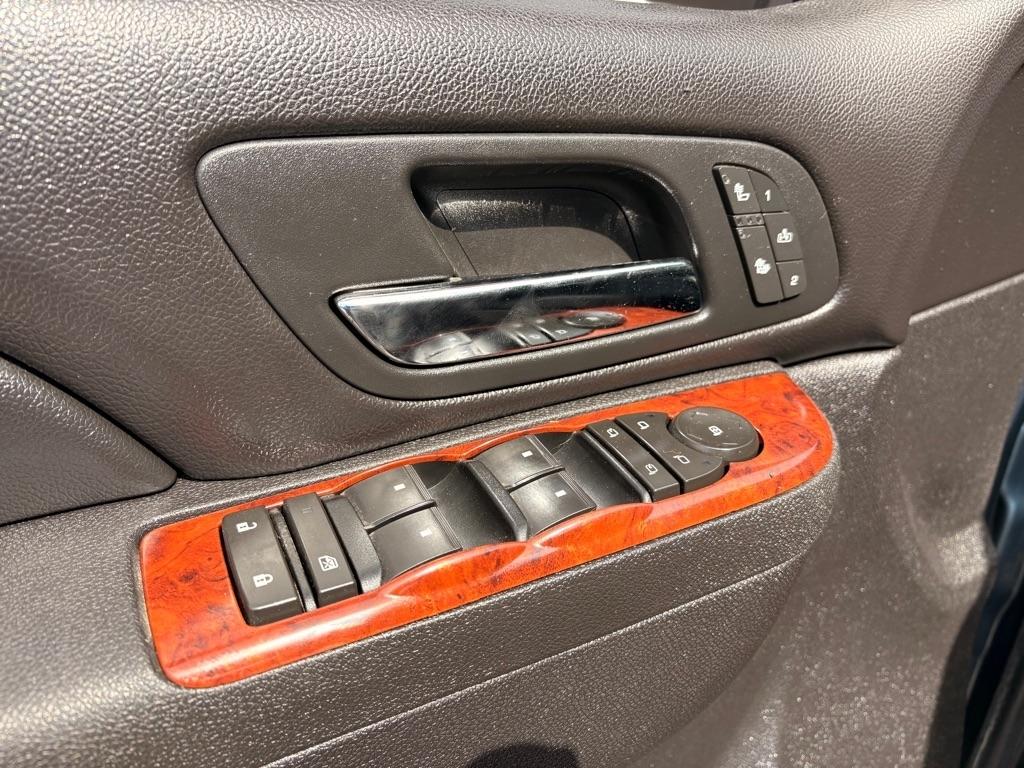 Chevrolet Silverado 1500 LTZ Crew Cab 4WD 2011