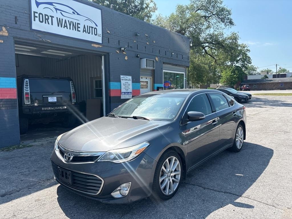 2013 Toyota Avalon XLE's photo