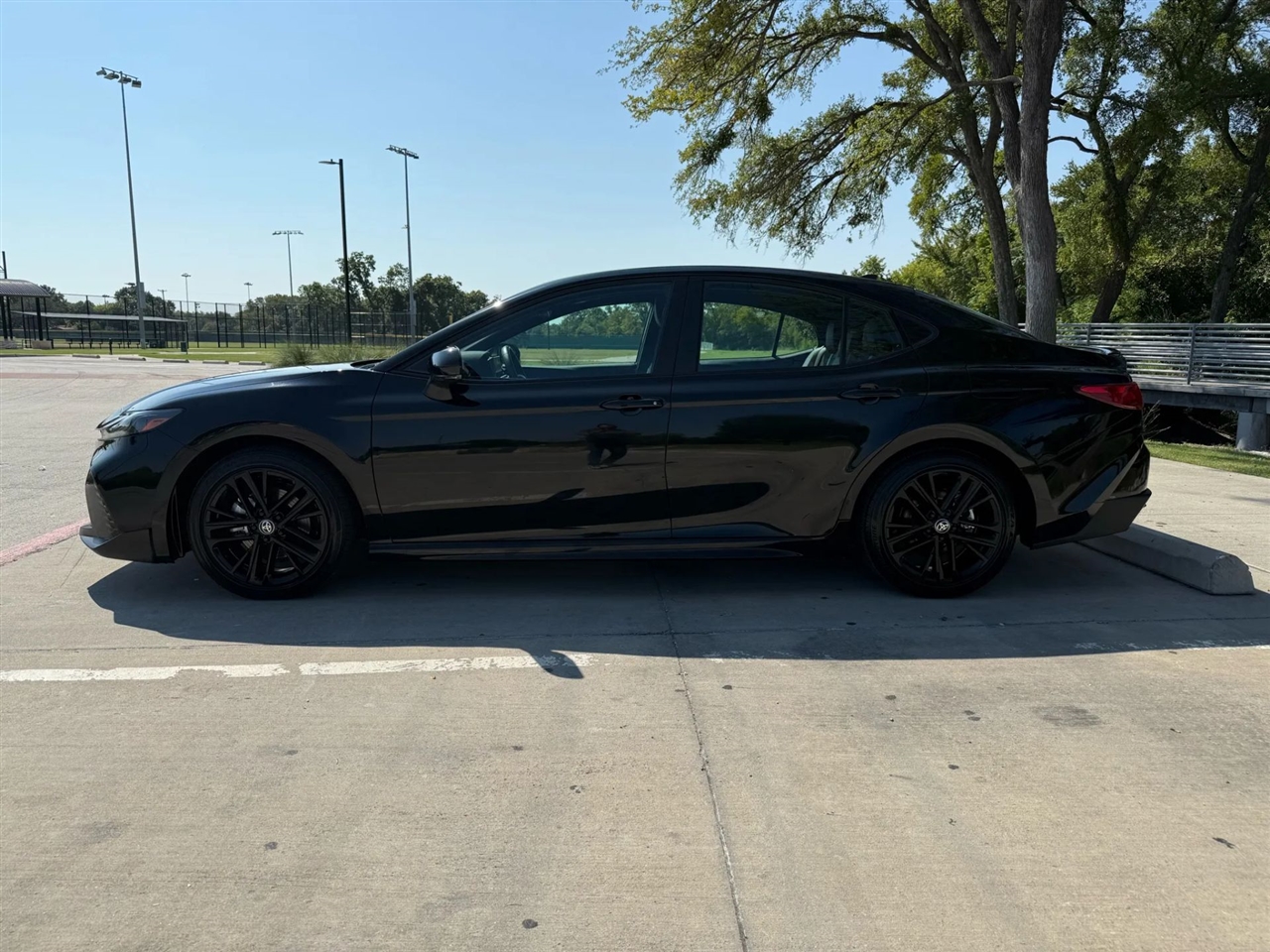 Toyota Camry Hybrid SE 2025