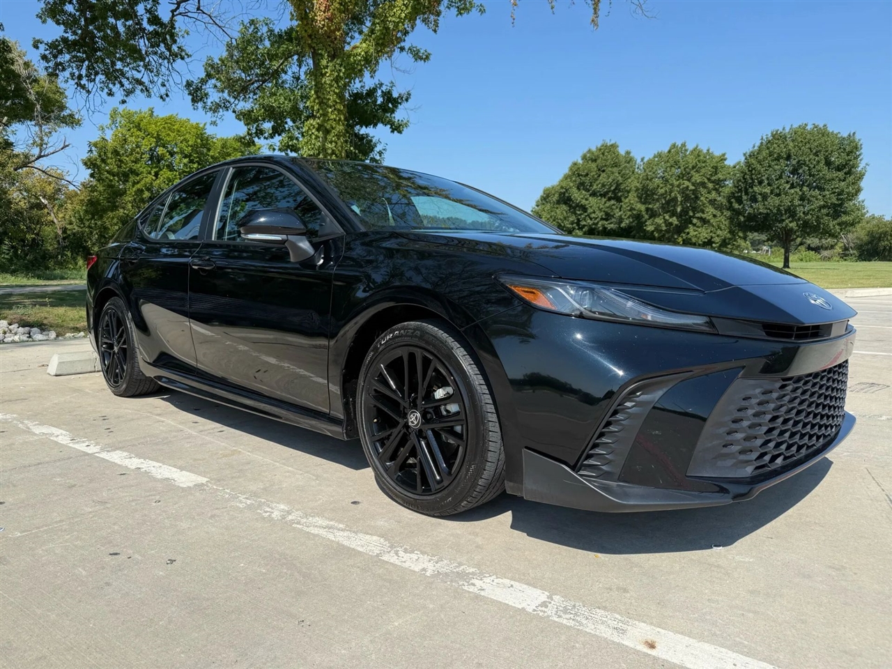 Toyota Camry Hybrid SE 2025