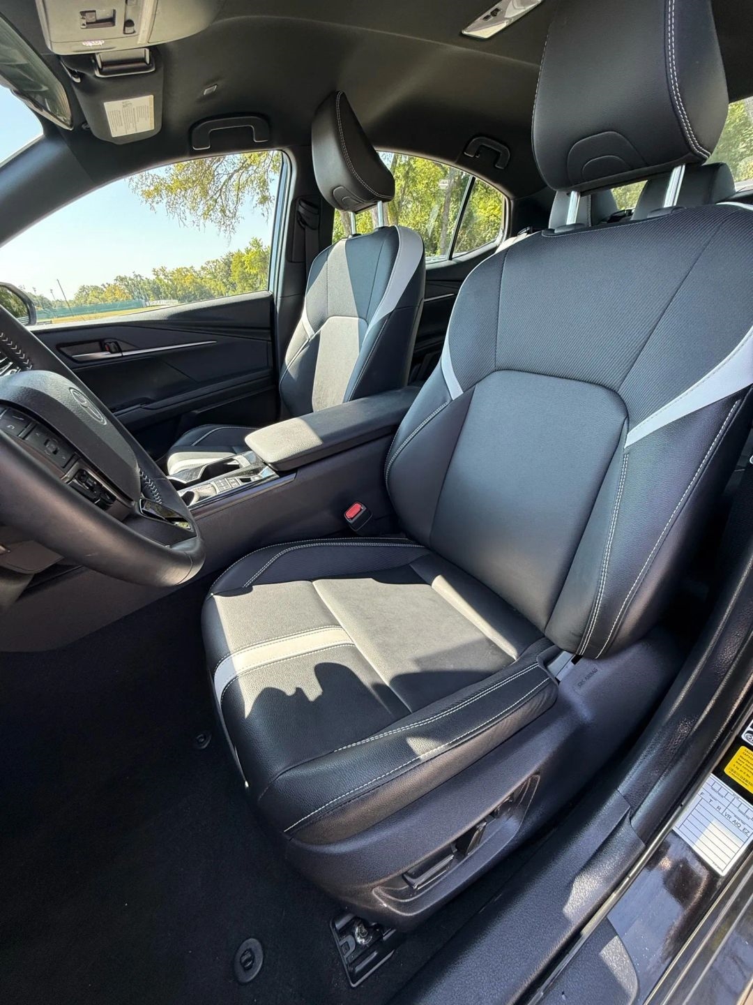 Toyota Camry Hybrid SE 2025