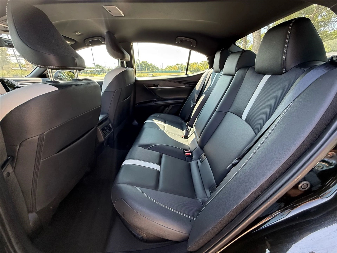 Toyota Camry Hybrid SE 2025