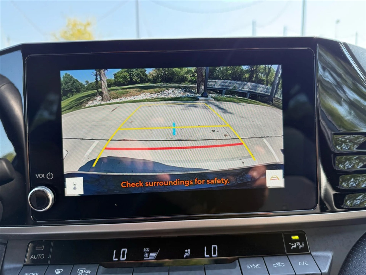 Toyota Camry Hybrid SE 2025