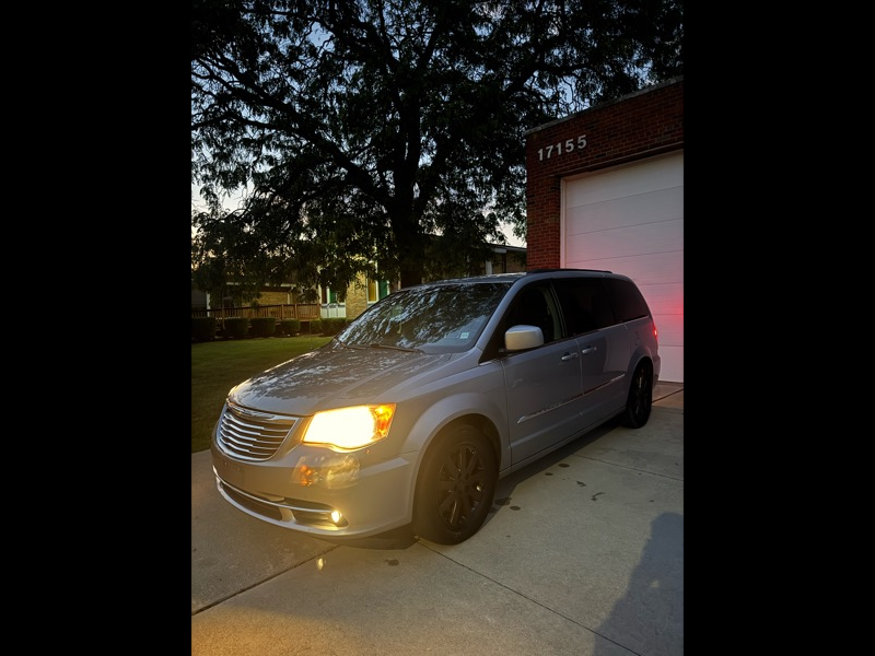 2013 Chrysler Town & Country Touring