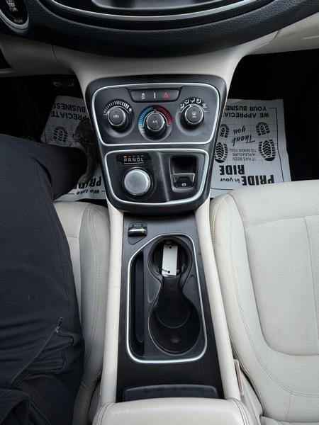 Chrysler 200 LX 2016