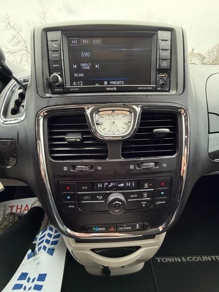 Chrysler Town & Country Touring 2014