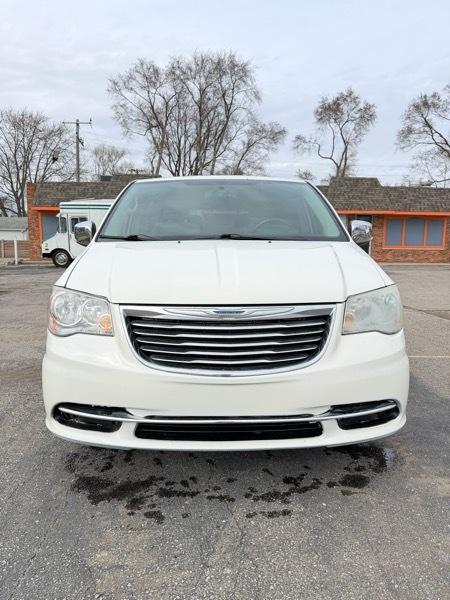 Chrysler Town & Country Touring-L 2011
