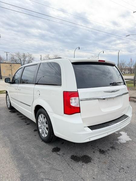 Chrysler Town & Country Touring-L 2011