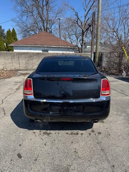 Chrysler 300 Limited RWD 2011