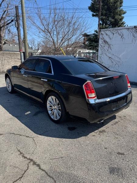 Chrysler 300 Limited RWD 2011