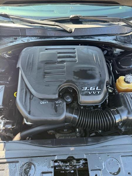 Chrysler 300 Limited RWD 2011