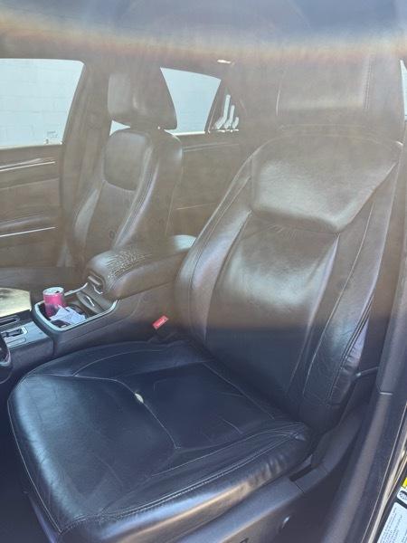 Chrysler 300 Limited RWD 2011