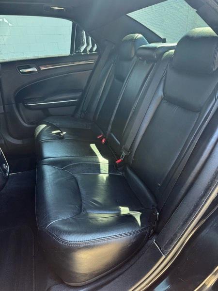 Chrysler 300 Limited RWD 2011