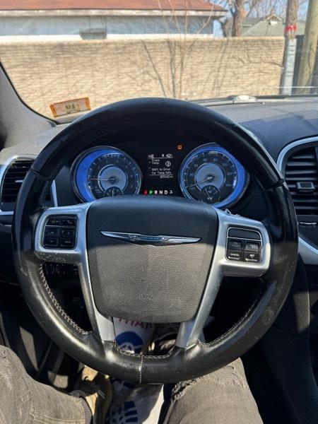 Chrysler 300 Limited RWD 2011