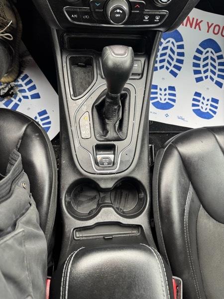 Jeep Cherokee Latitude Plus FWD 2019