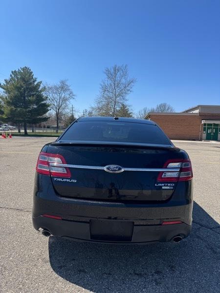 Ford Taurus Limited AWD 2017