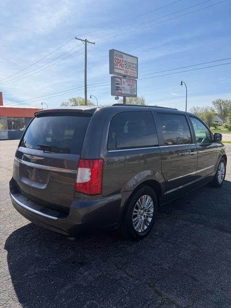 Chrysler Town & Country Touring-L 2016