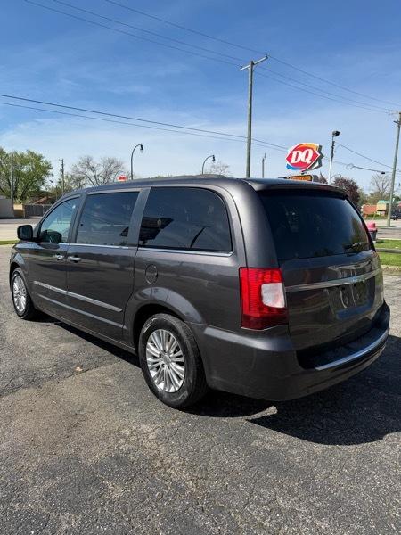 Chrysler Town & Country Touring-L 2016