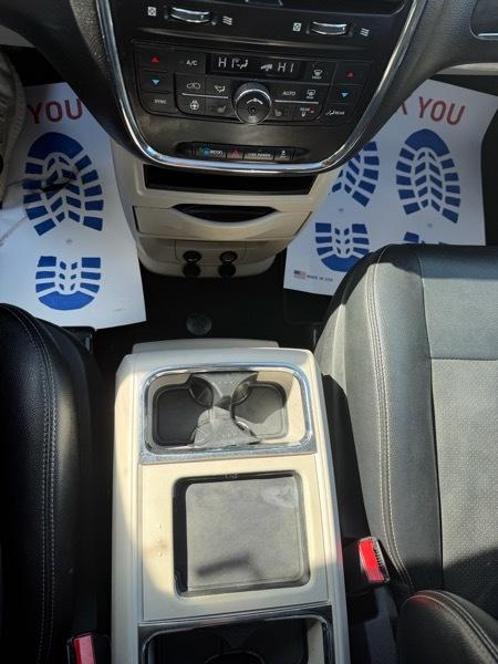 Chrysler Town & Country Touring-L 2016