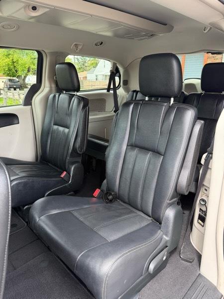 Dodge Grand Caravan Crew 2017