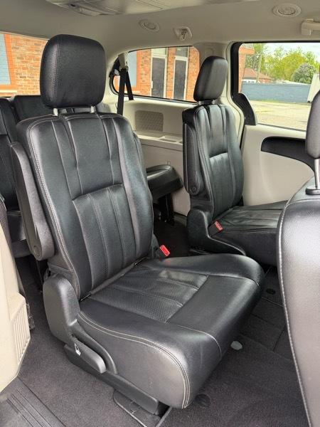 Dodge Grand Caravan Crew 2017