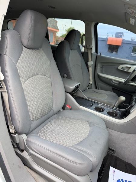 Chevrolet Traverse LS AWD w/PDC 2012