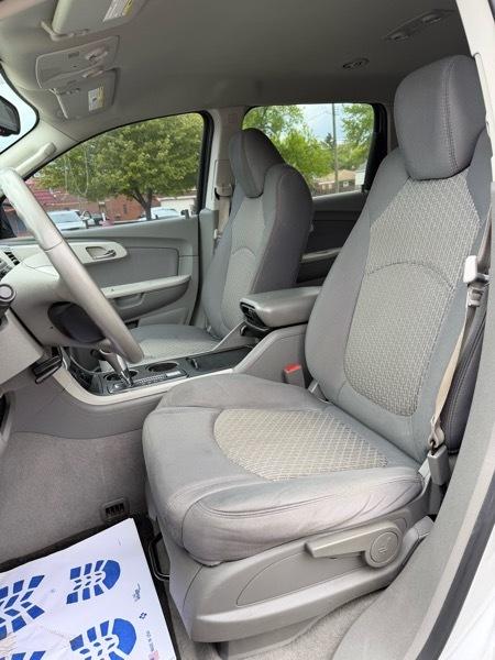 Chevrolet Traverse LS AWD w/PDC 2012